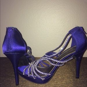 NWOT Elegant fioni heels